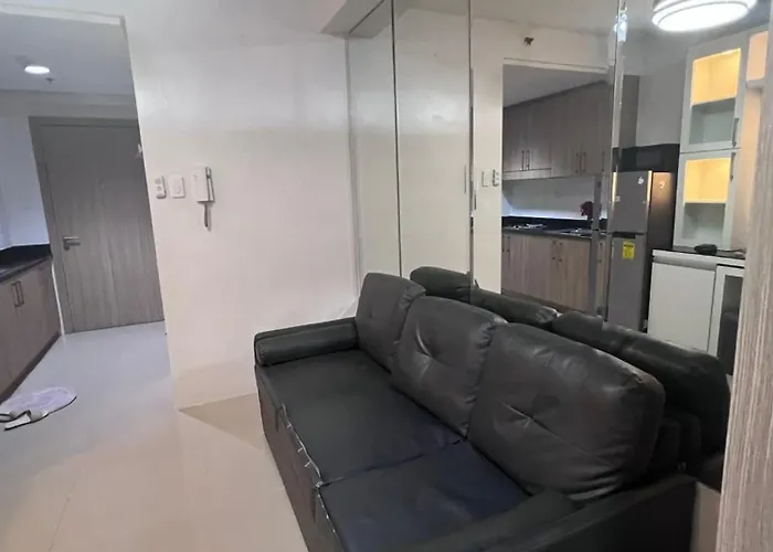 Shore Residences Moa Marc's Place *