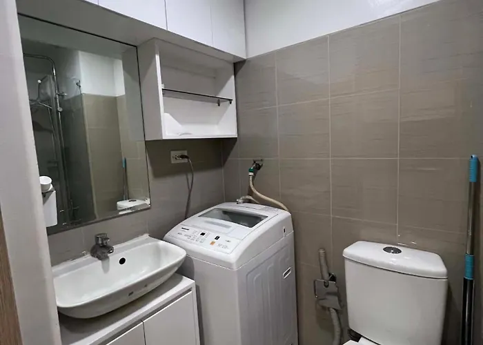 Apartment Shore Residences Moa Marc's Place