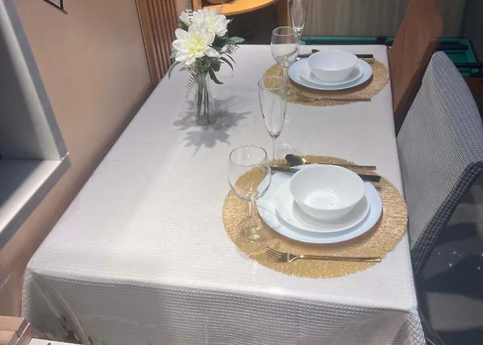 Apartment Shore Residences Moa Marc's Place *